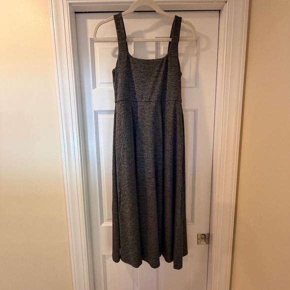 QUINCE Flowknit Breeze Fit & Flare Dress in Charcoal Size M - Picture 3 of 6